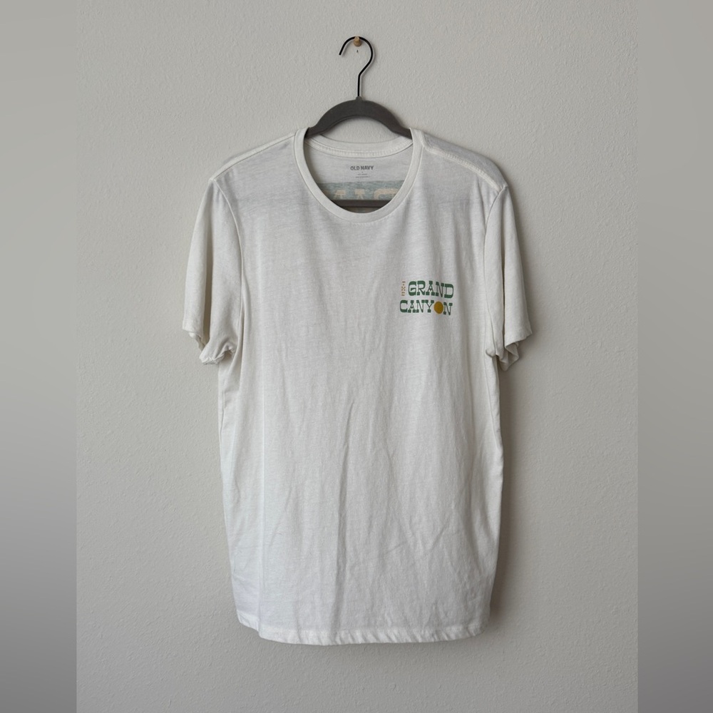 Old Navy graphic T-shirt - size L